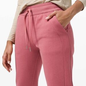 Women's Pink Lululemon Scuba High-Rise Jogger - 8